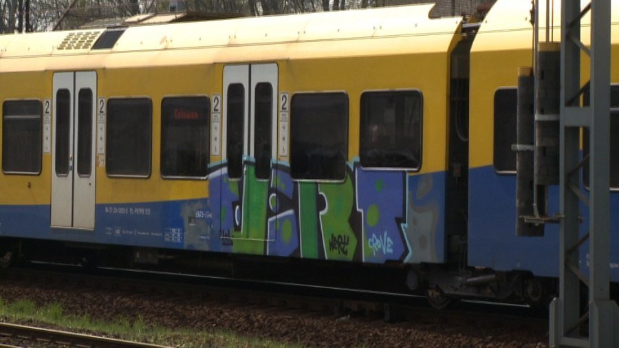 Graffiti Train - Photo by polandtrains