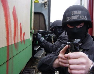 Graffiti Artwork - Photo by polandtrains