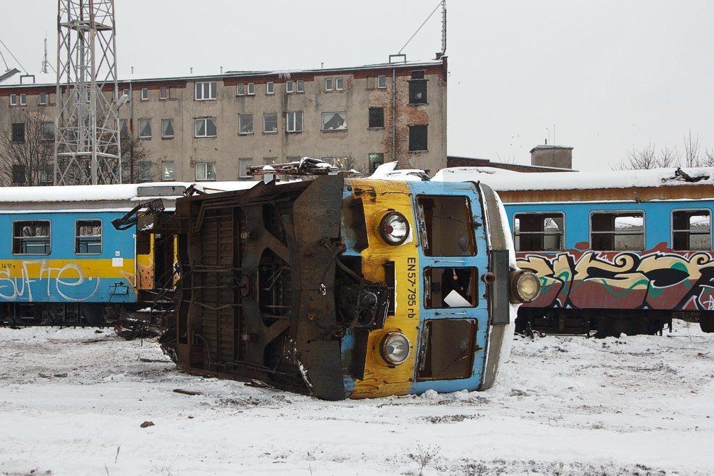 Graffiti Train - Photo by polandtrains
