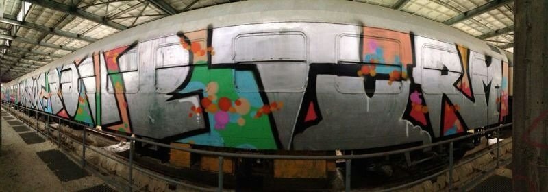 Graffiti Train - Photo by polizeihauptfrau - Ohboe, kmh, hfa (2013)