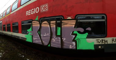 Graffiti Train - Photo by polizeihauptfrau - ROLE, kmh, mg (2014)