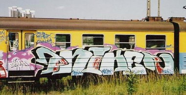 Graffiti Train - Photo by polskiezlote - phike, phyke, phiker (2003)