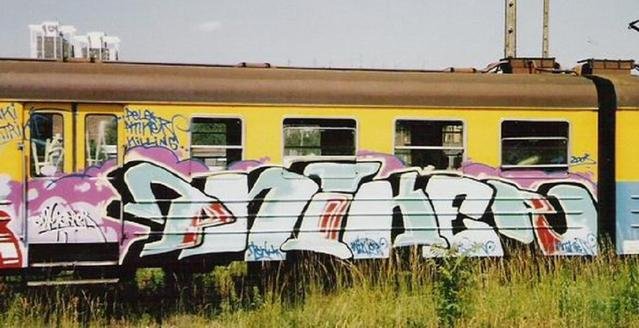 Graffiti Train - Photo by polskiezlote - phike, phyke, phiker (2003)