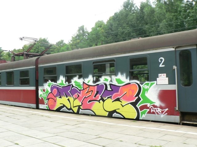 Graffiti Train - Photo by polskiezlote - atez
