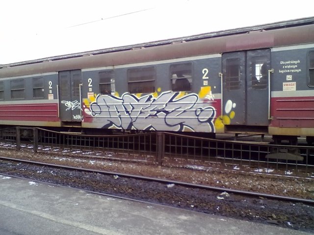 Graffiti Train - Photo by polskiezlote - atez