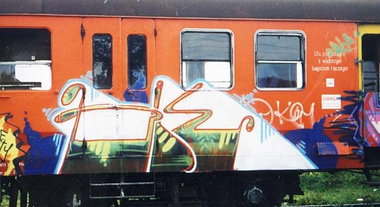 Graffiti Train - Photo by polskiezlote - ble