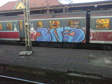 Graffiti Train - Photo by polskiezlote - bns, panel