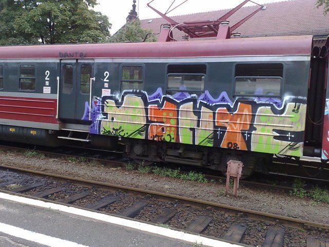 Graffiti Train - Photo by polskiezlote - dante, ptw