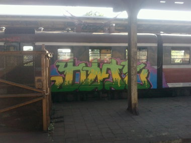Graffiti Train - Photo by polskiezlote - dme, gncrew, glon