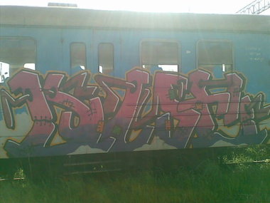 Graffiti Train - Photo by polskiezlote - dme, gncrew, glon