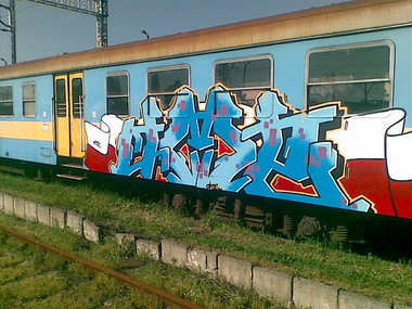 Graffiti Train - Photo by polskiezlote - dme, gncrew, glon