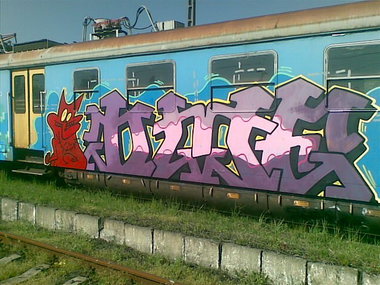 Graffiti Train - Photo by polskiezlote - dme, gncrew, glon
