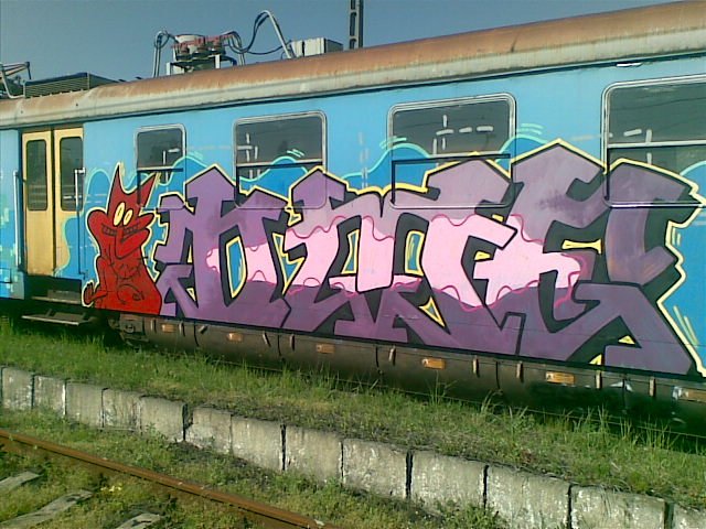 Graffiti Train - Photo by polskiezlote - dme, gncrew, glon