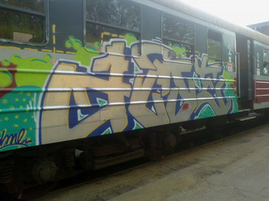Graffiti Train - Photo by polskiezlote - dme, gncrew, glon