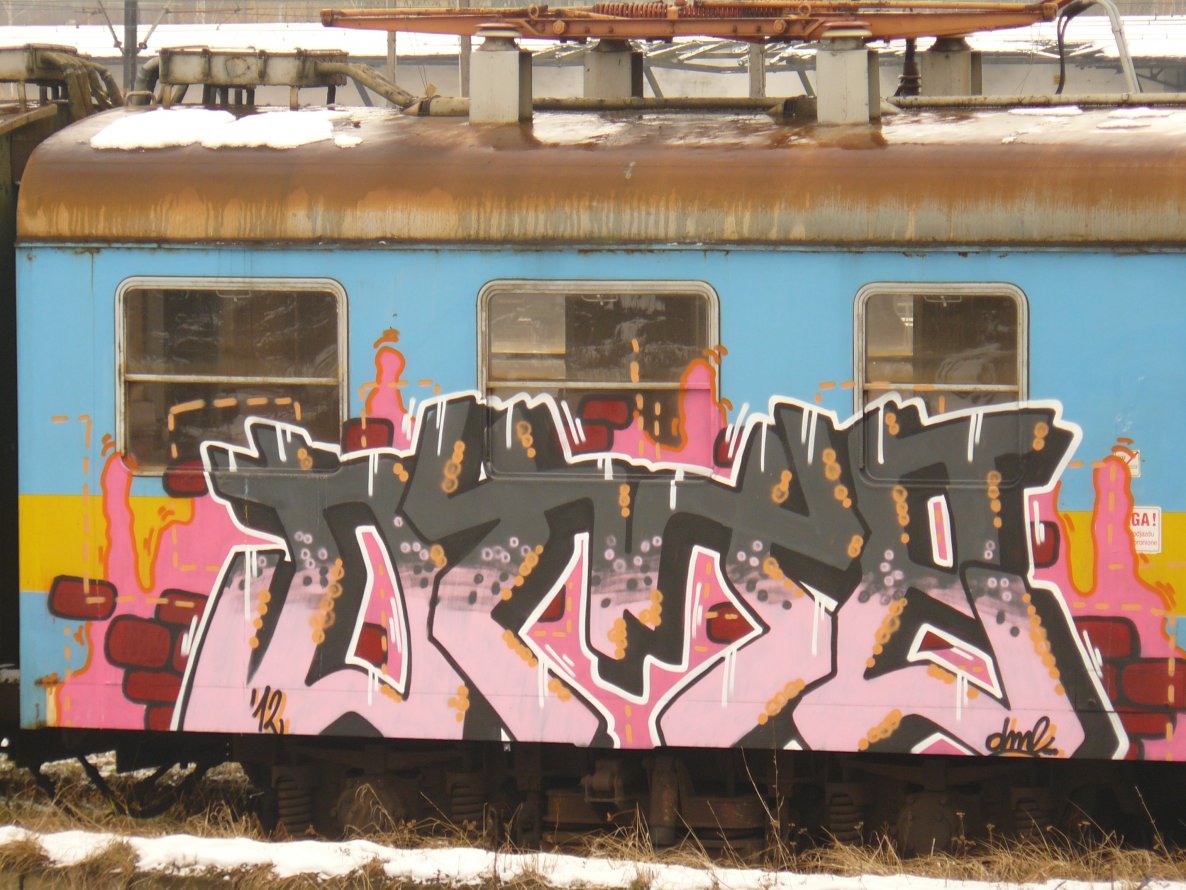 Graffiti Train - Photo by polskiezlote - dme, gncrew, glon