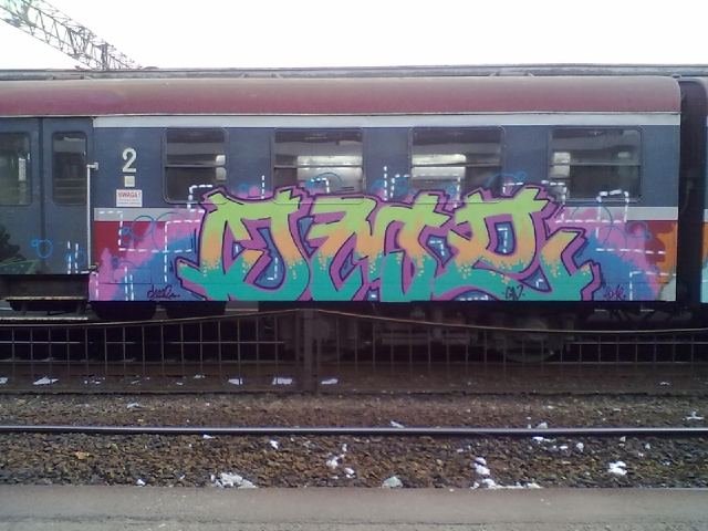 Graffiti Train - Photo by polskiezlote - dme, gncrew, glon