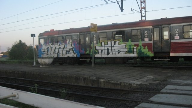 Graffiti Train - Photo by polskiezlote - dme, gn, hoib