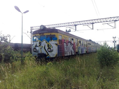 Graffiti Train - Photo by polskiezlote - gn, wika, buh