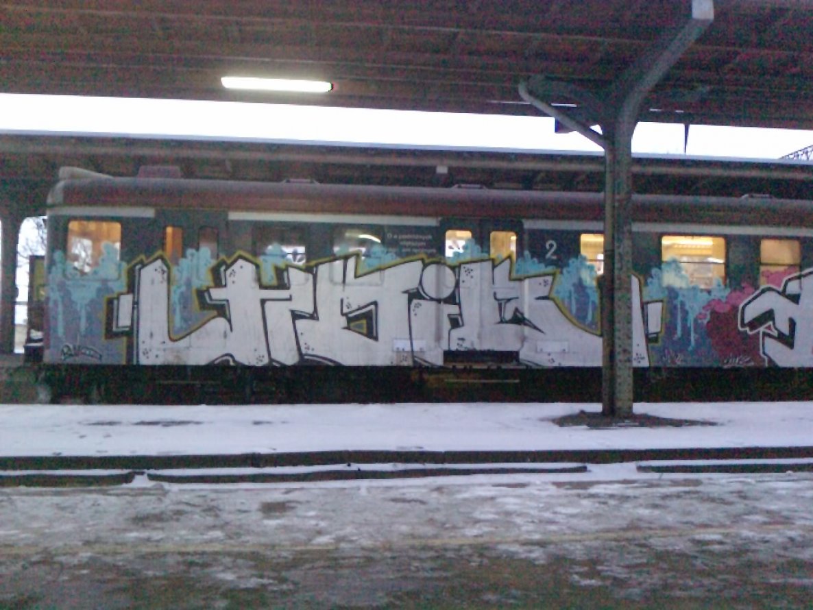 Graffiti Train - Photo by polskiezlote - hoib, buh