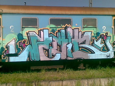 Graffiti Train - Photo by polskiezlote - hoib, buh