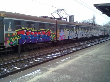 Graffiti Train - Photo by polskiezlote - tu100, hune, tusto