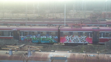 Graffiti Train - Photo by polskiezlote - luter, dme, gn