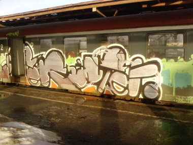 Graffiti Train - Photo by polskiezlote - luter, e2e, ptw