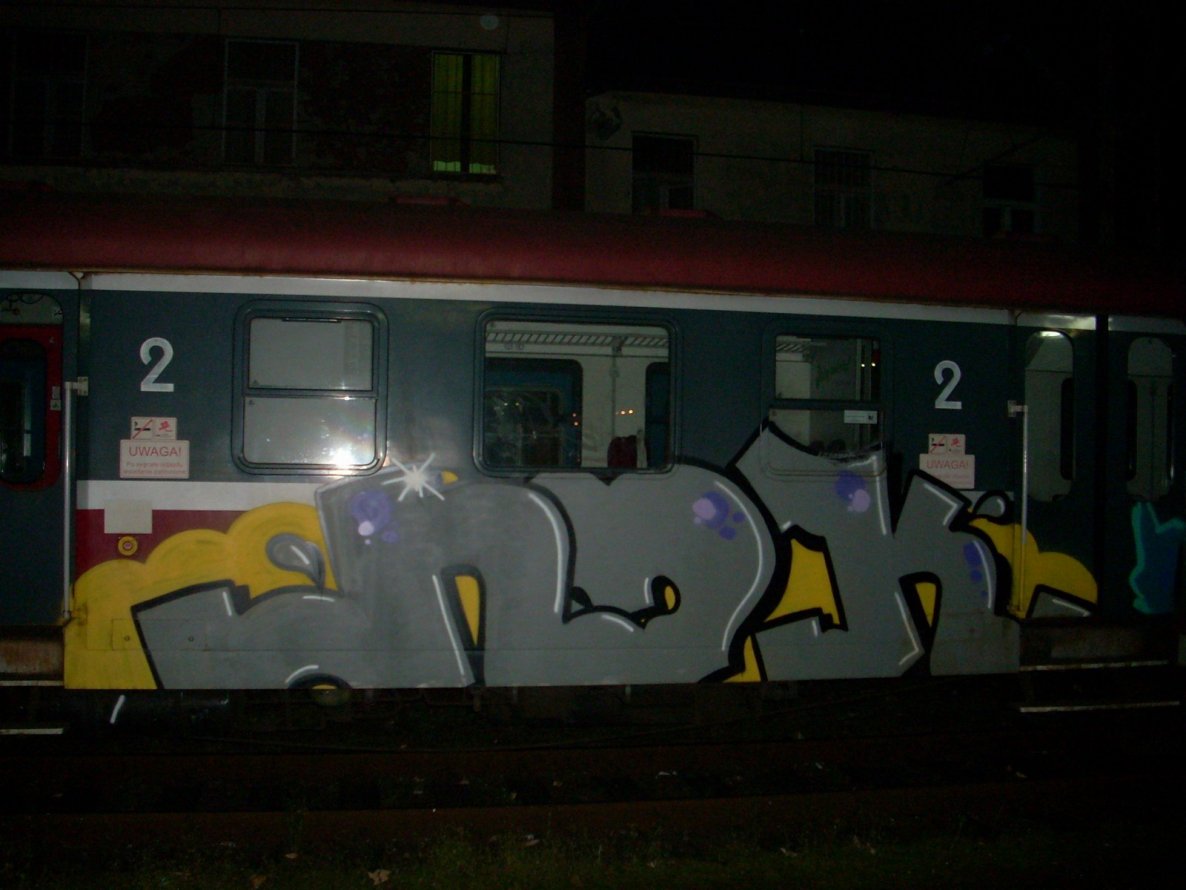 Graffiti Train - Photo by polskiezlote - ndk