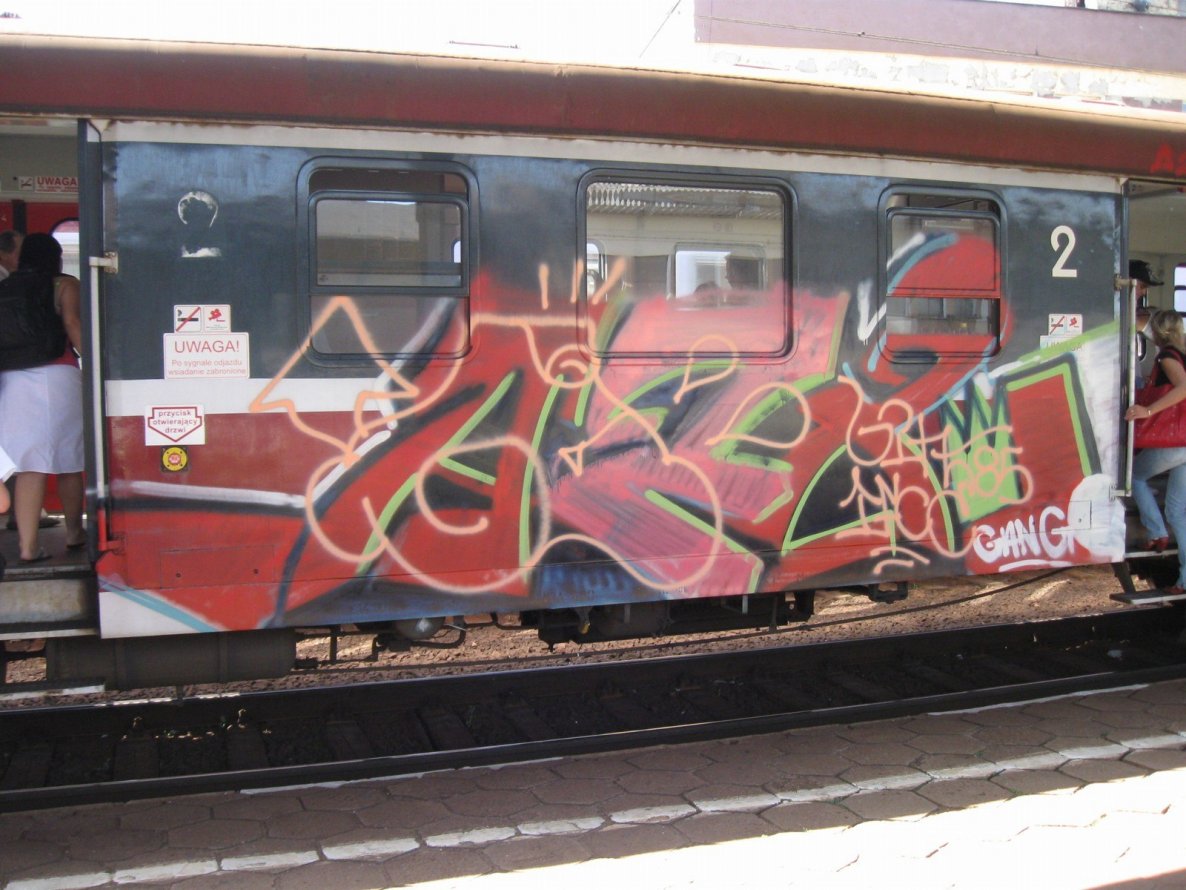 Graffiti Train - Photo by polskiezlote - a2x