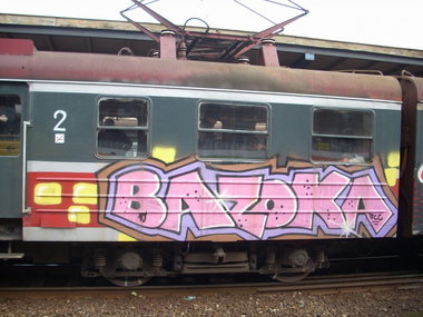 Graffiti Train - Photo by polskiezlote - bazoka