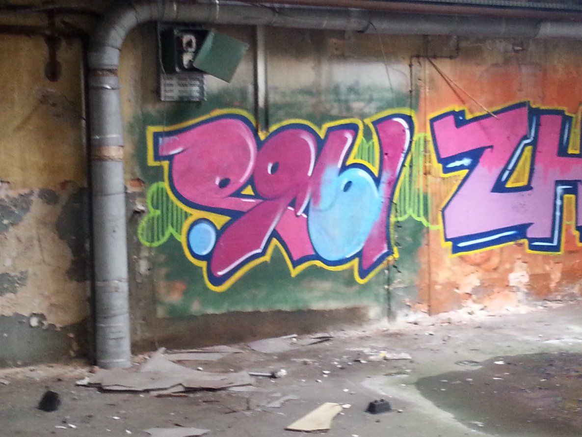 Graffiti Wall - Photo by pomt