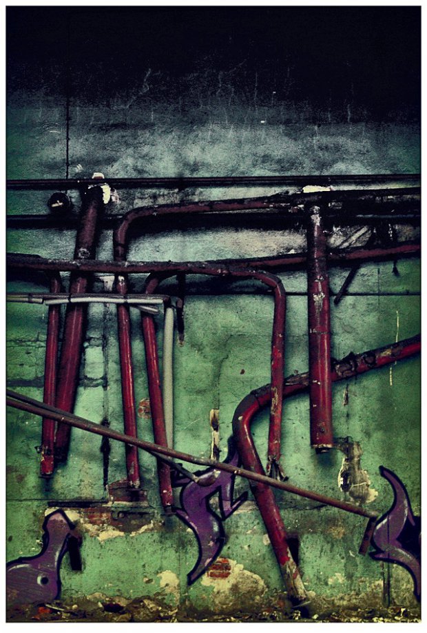 Graffiti Wall in Krakow - Photo by potiks