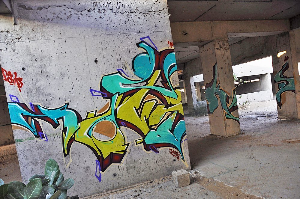 Graffiti Wall in Dubai - Photo by potiks - potiks, dubai, 2014 (2014)