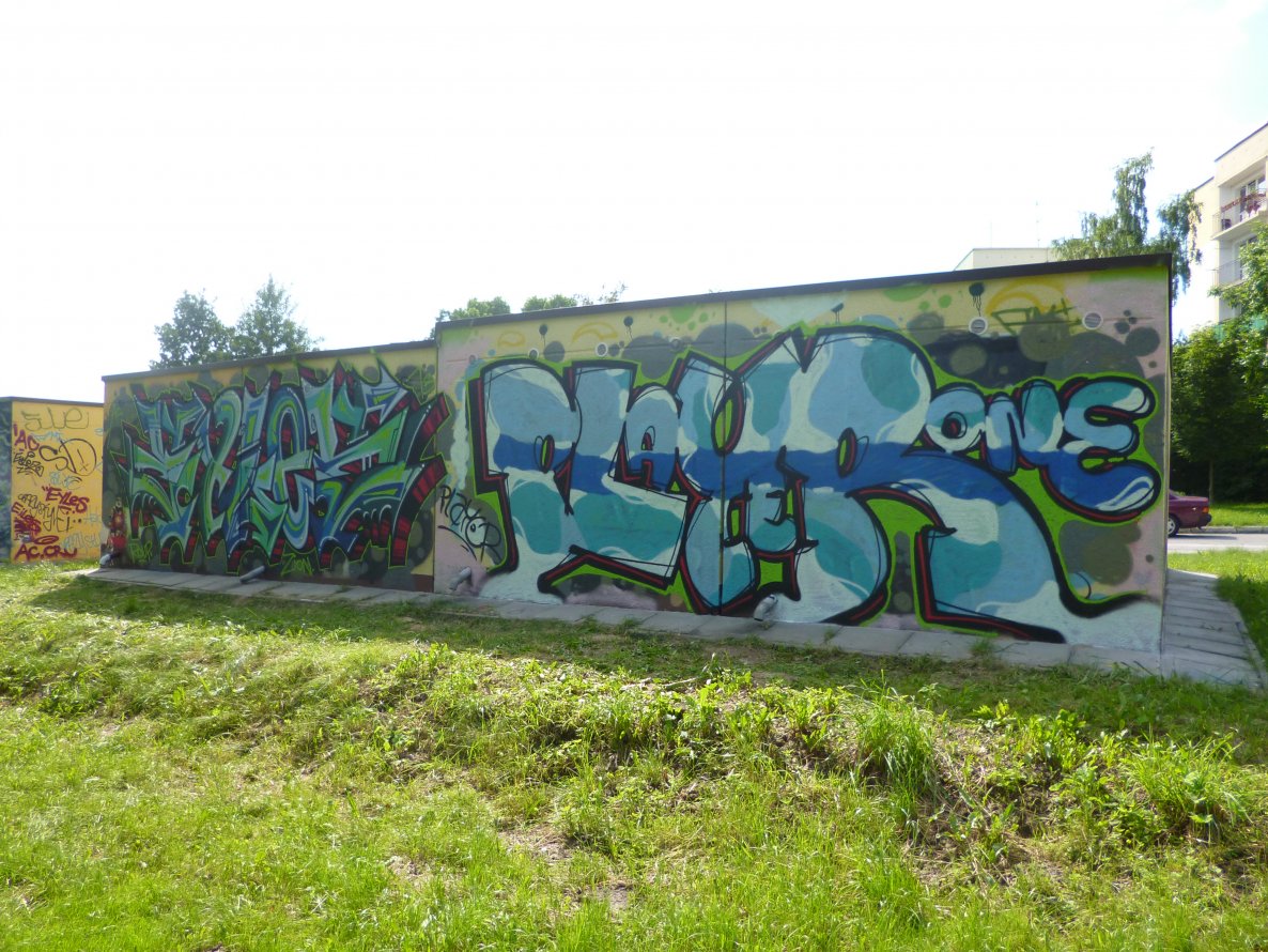 Graffiti Wall - Photo by pozdro600 (2013)