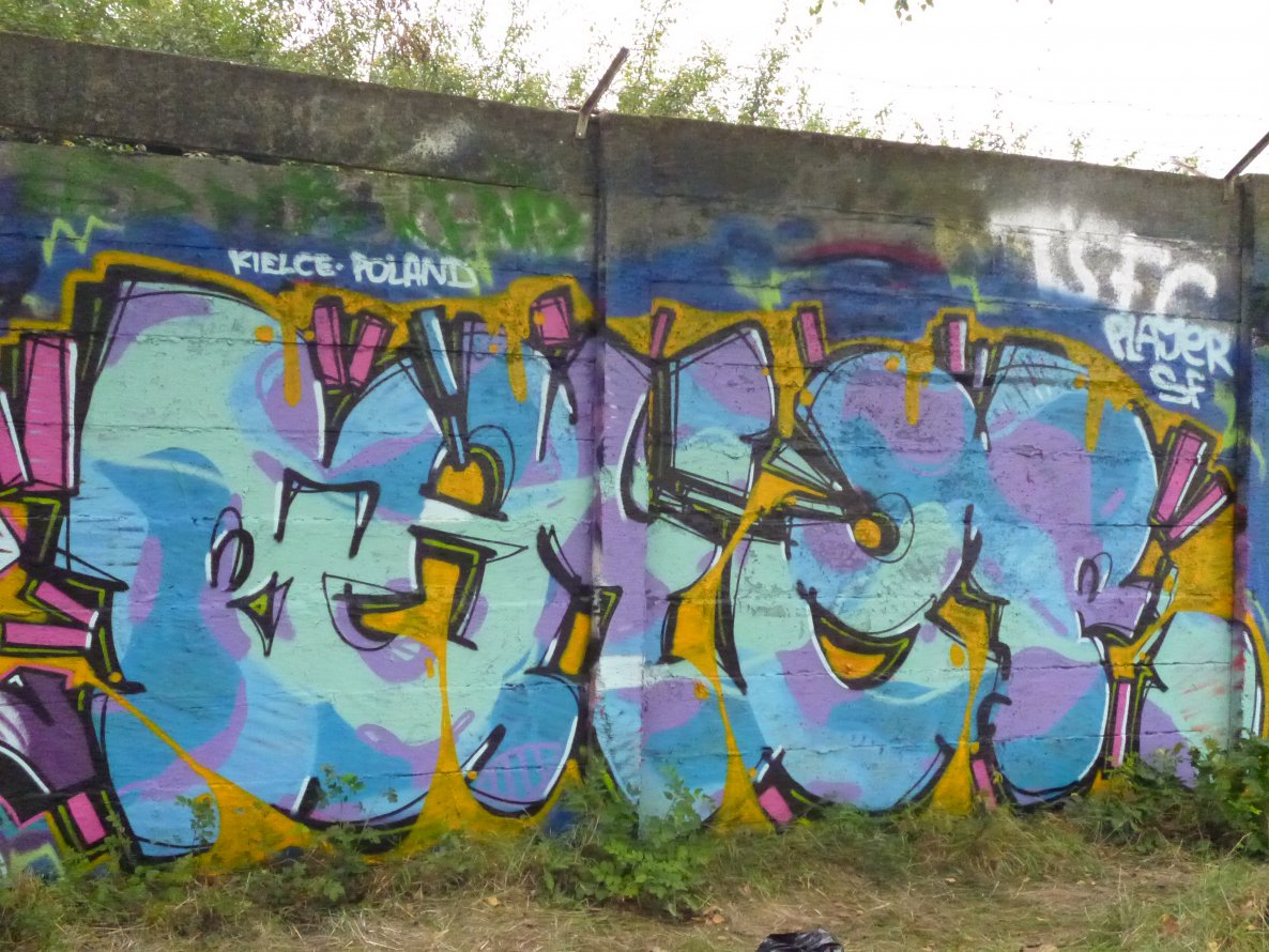 Graffiti Wall in Hradec Kralove - Photo by pozdro600 (2013)