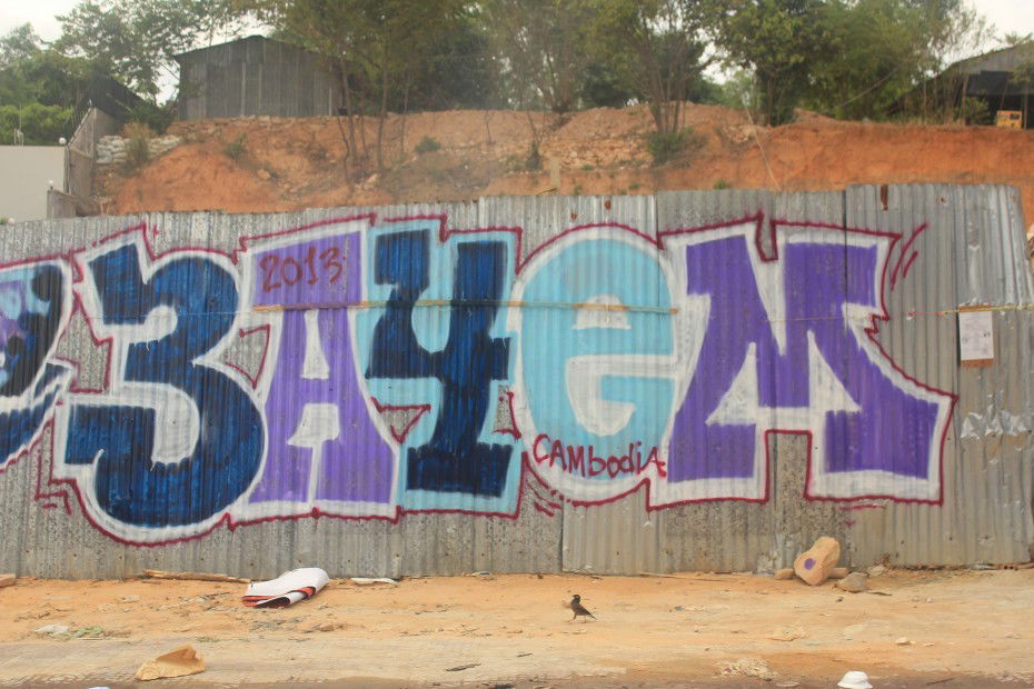 Graffiti Bombing in Cambodia - Photo by pozek - 3a4em, zachem, ????? (2013)
