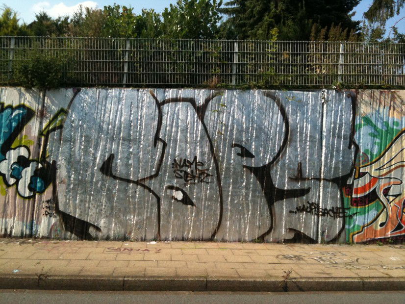 Graffiti Wall in Hagen - Photo by pringlesone - cops