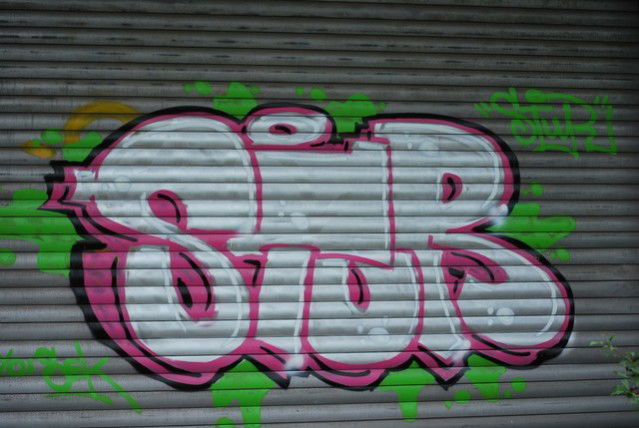 Graffiti Bombing - Photo by pringlesone - stur