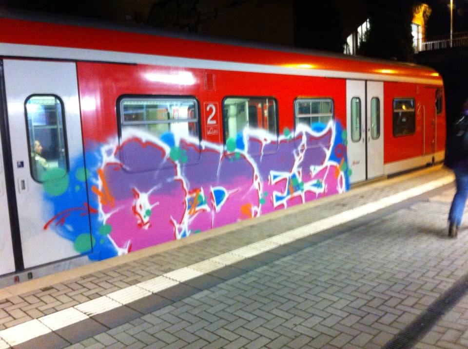 Graffiti Train - Photo by pringlesone - odes (2013)