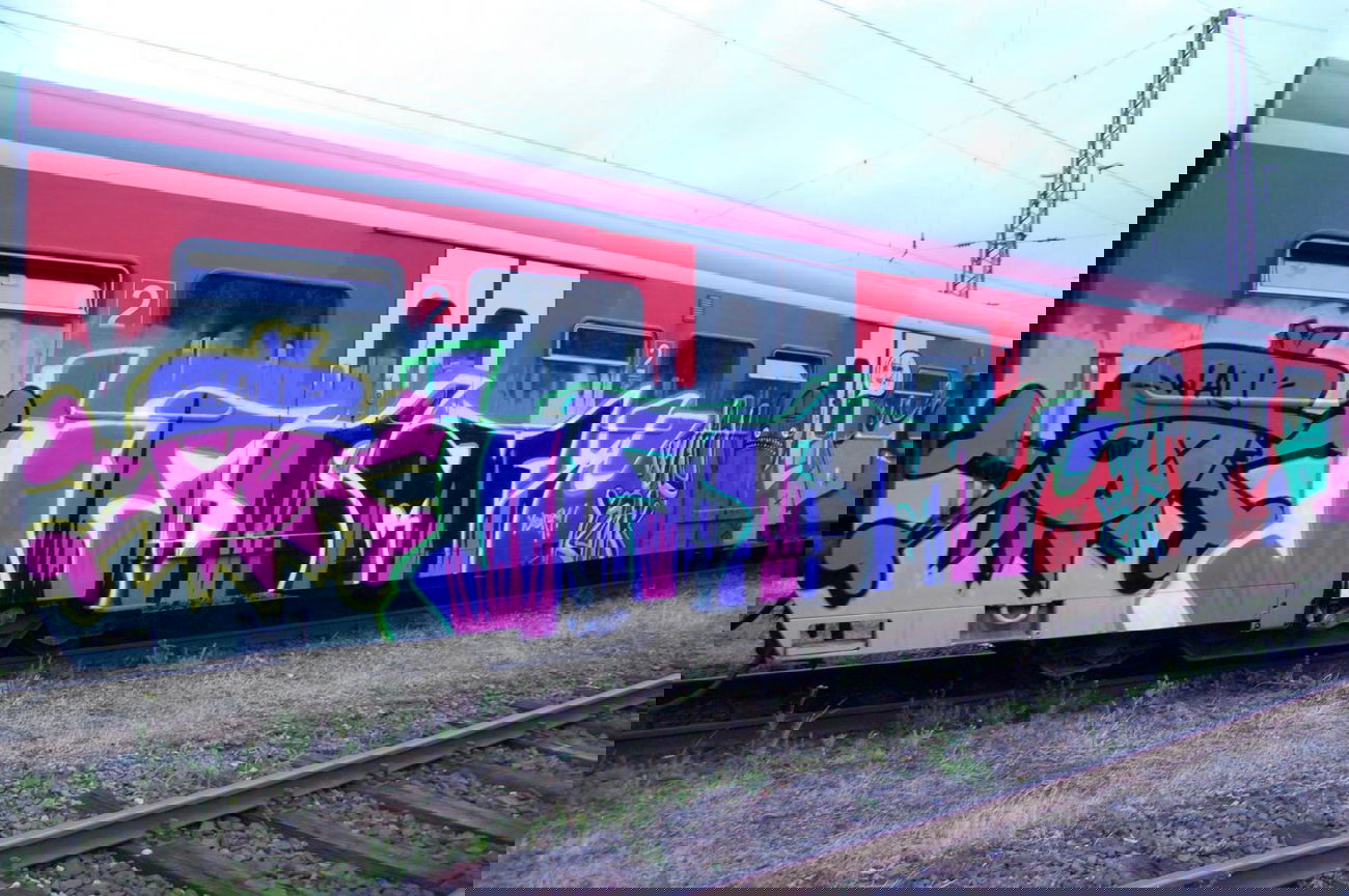 Graffiti Train - Photo by pringlesone - jesm