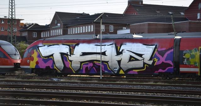 Graffiti Train - Photo by pringlesone - taz, foim, fdm (2012)