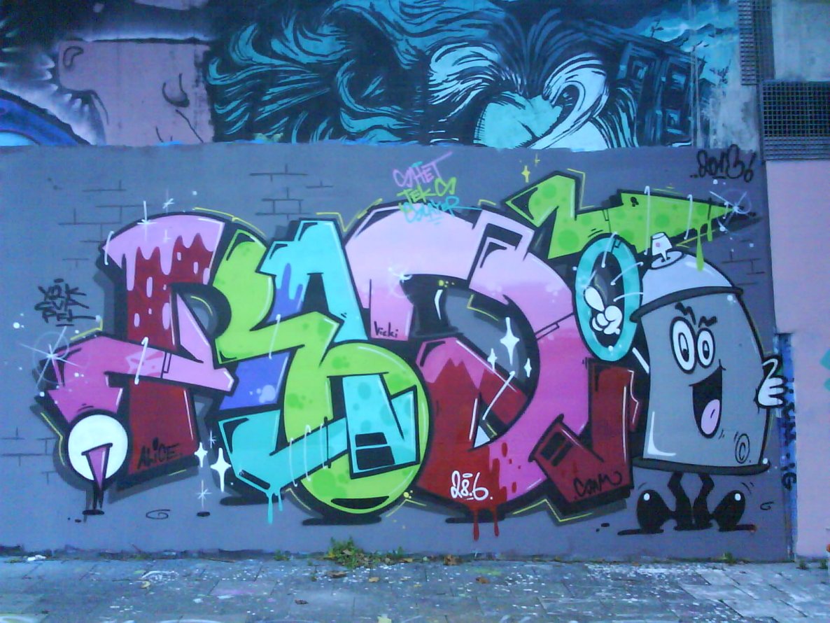 Graffiti Wall - Photo by pringlesone - radio