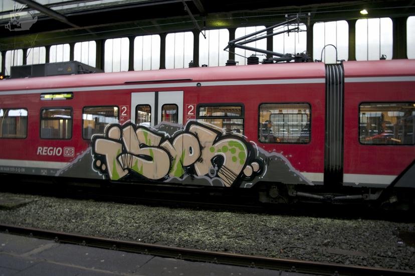 Graffiti Train - Photo by pringlesone - ison