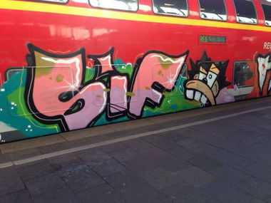 Graffiti Train - Photo by pringlesone - sif