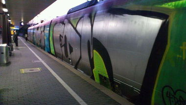 Graffiti Train - Photo by pringlesone - cops, fdm