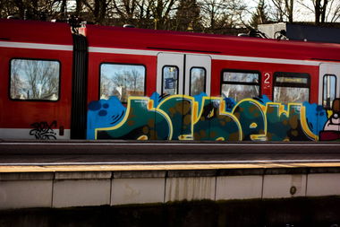 Graffiti Train - Photo by pringlesone - screw (wcmc)