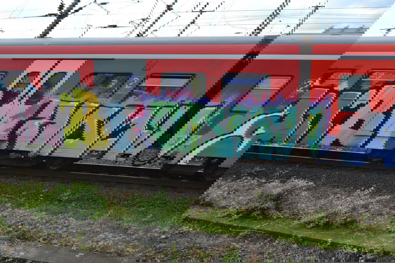 Graffiti Train - Photo by pringlesone