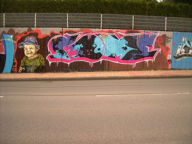 Graffiti Wall - Photo by pringlesone - fdm, jesm, cops