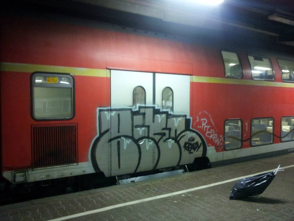 Graffiti Train - Photo by pringlesone - beks