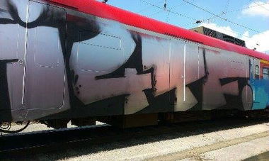 Graffiti Train - Photo by pringlesone - i4tf